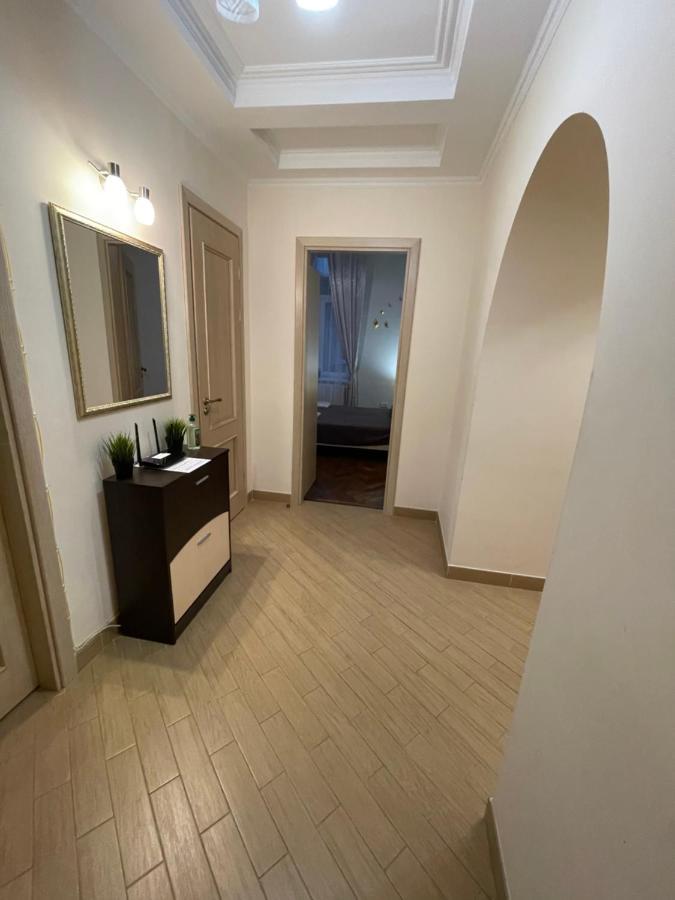 3 Rooms Apartments In The City Centr Львов Экстерьер фото