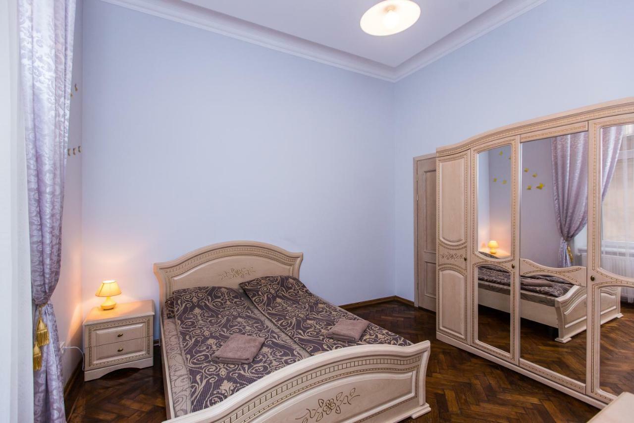 3 Rooms Apartments In The City Centr Львов Экстерьер фото