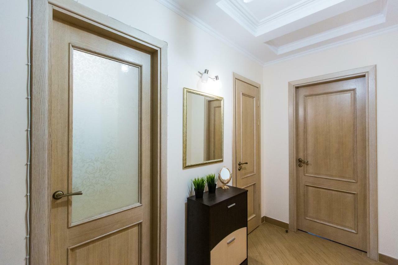 3 Rooms Apartments In The City Centr Львов Экстерьер фото
