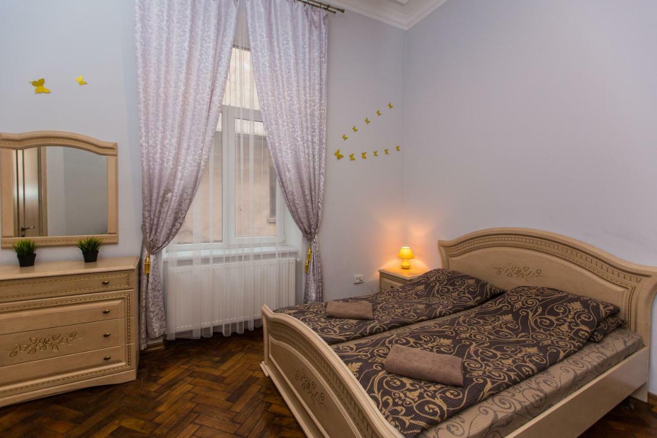3 Rooms Apartments In The City Centr Львов Экстерьер фото