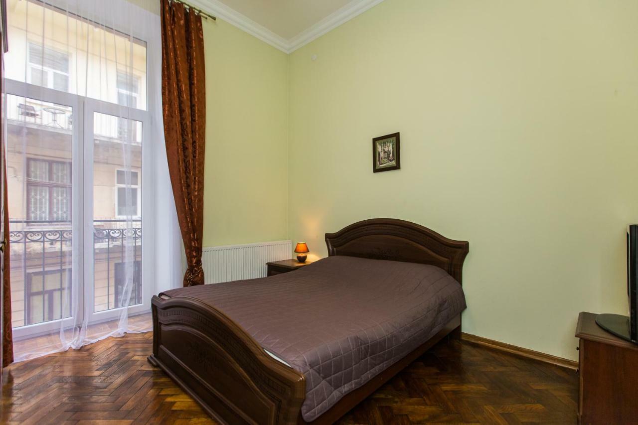3 Rooms Apartments In The City Centr Львов Экстерьер фото