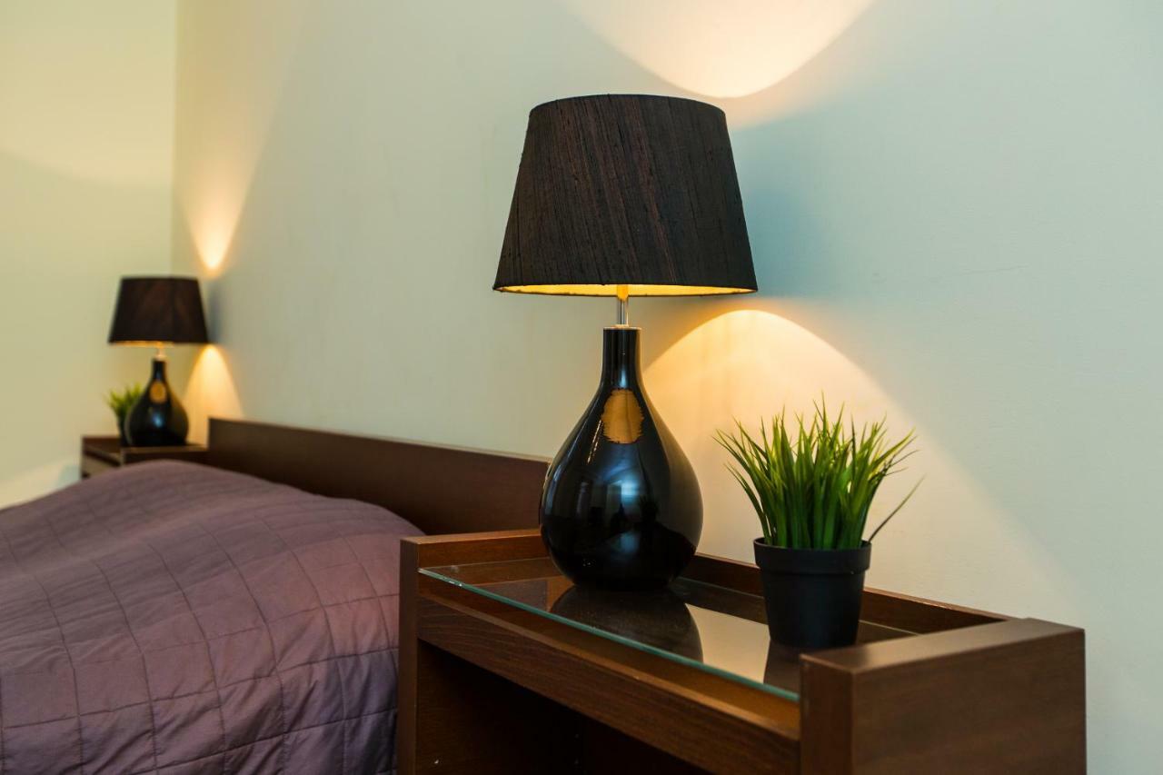 3 Rooms Apartments In The City Centr Львов Экстерьер фото