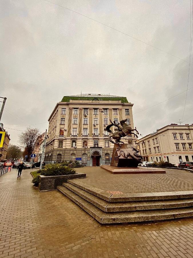 3 Rooms Apartments In The City Centr Львов Экстерьер фото