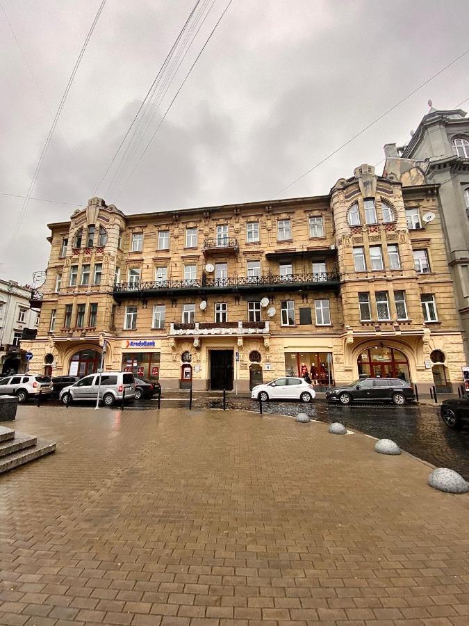 3 Rooms Apartments In The City Centr Львов Экстерьер фото